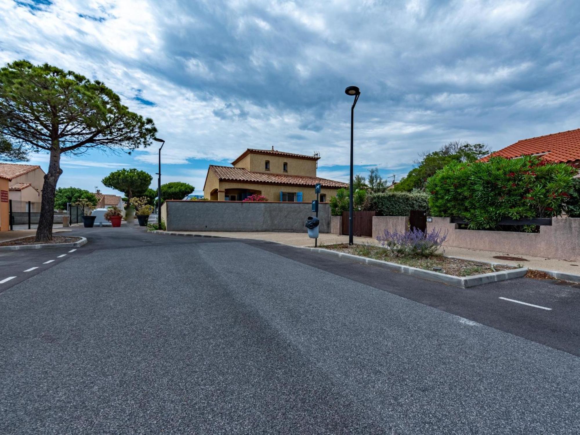 Holiday Home Hameau Des Tamarins-2 By Interhome เลอบาร์กาแรส ภายนอก รูปภาพ